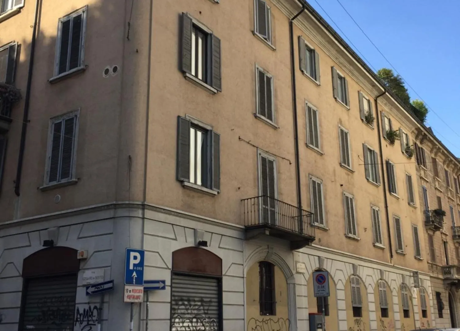 Casa Di Ringhiera Milanese Apartment