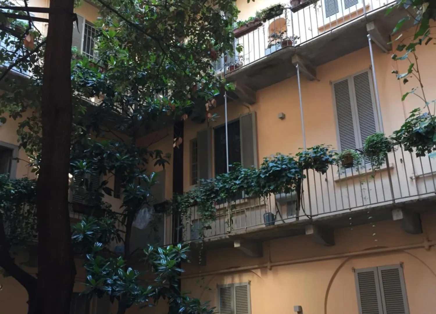 Casa Di Ringhiera Milanese Apartment